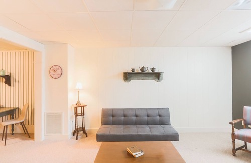 Corry Apartment | Sleeps 4 Fully Equipped Apartment Near Golf Courses