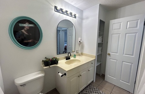 Canyon Meadows House | Sleeps 8/South Calgary Spruce Meadows/Fish Creek