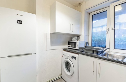 The Westside Apartment | Sleeps6-freewifi-smarttv-netflix-familyfriendly