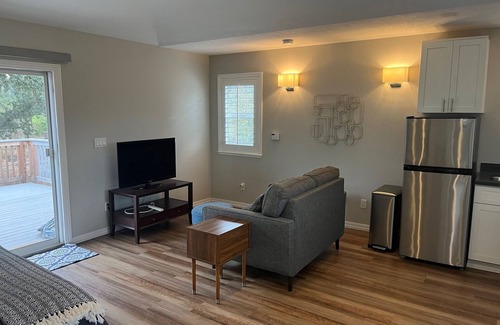 Santa Rosa Apartment | Slice of Heaven in West Santa Rosa