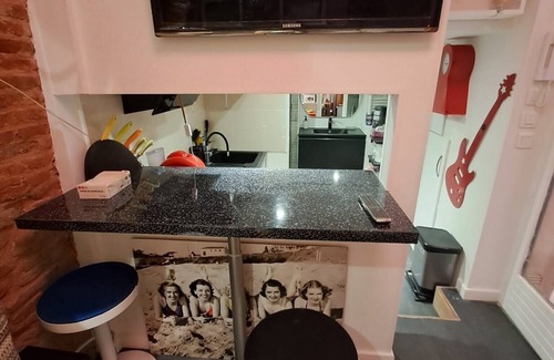 Carmes Apartment | Small, cosy city-center apartment