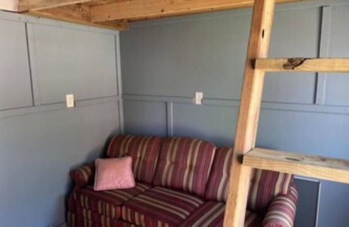 Harper Cabin | Small cozy Hunters Cabins , that sleep 4