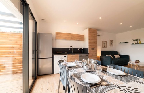 Sorede Apartment | Small House "Côté Nature" with Mountain View, Wi-Fi and Air Conditioning