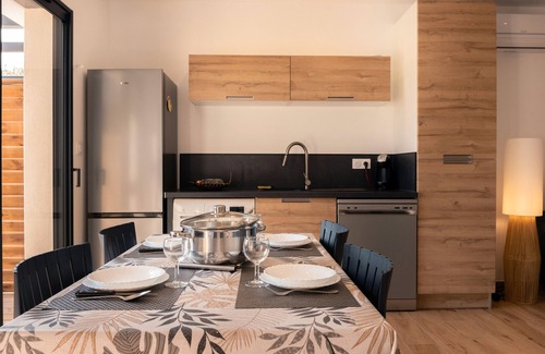Sorede Apartment | Small House "Côté Nature" with Mountain View, Wi-Fi and Air Conditioning