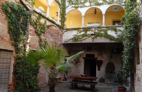 Santa Maria House | Small Italian House with character near the Italian Lakes
