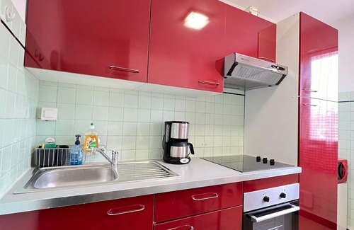 Amerique Apartment | Small village ambiance apartment 1km to Paris