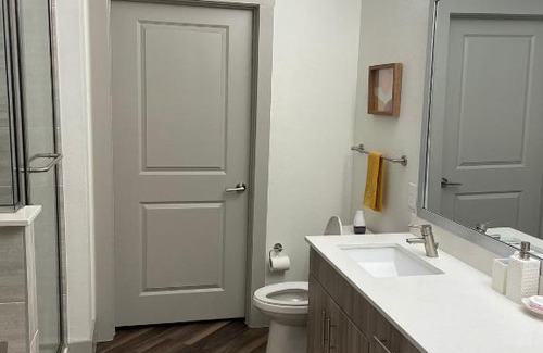 Addison Apartment | Smart Luxury 2BD 2BTH Apt with pool view, Gym, office and bbq area