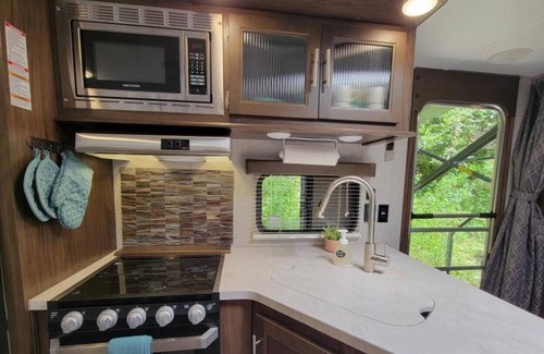 Topton House | Smith Havens Cozy Camper