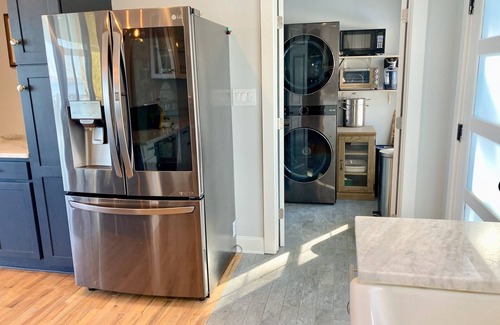 Town of Torrey House | Smith's Lake House, built 2021, enjoy spectacular sunrises, 4 bedroom 2 bathroom