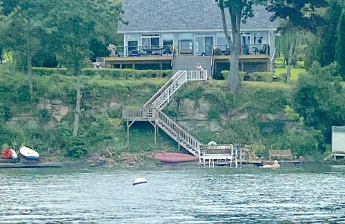 Town of Torrey House | Smith's Lake House, built 2021, enjoy spectacular sunrises, 4 bedroom 2 bathroom