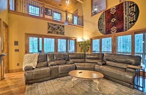 Hayesville House | Smoky Mountain Retreat Trail and Creek Access!