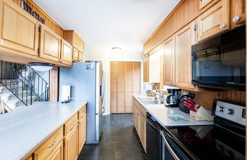 Gatlinburg - Pigeon Forge House | SmokyStays Private Pool Chalet