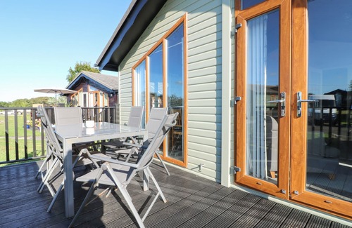 Looe Cottage | SMUGGLERS SHACK, family friendly, with pool in Polperro