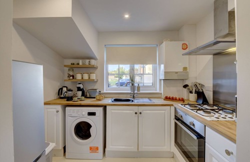 Lower Shelton Other | Snagge Court | A Calm Detached 2BR House I Parking & Garden | Pet Friendly | eco-Short Term Let by SILVA