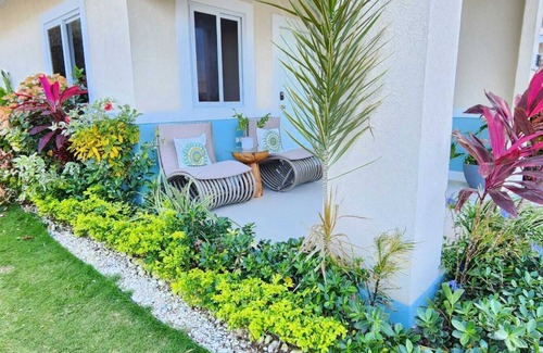 Lucea House | Snooze at Oceanpointe - 10 minute walk to the beach