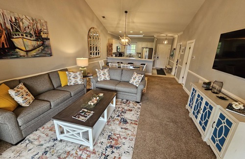 Central Myrtle Beach Condo | Snow Bird opening! Central Myrtle, 2BR Condo on Golf Course!