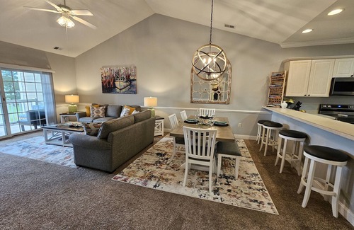 Central Myrtle Beach Condo | Snow Bird opening! Central Myrtle, 2BR Condo on Golf Course!