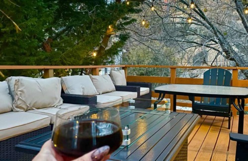 Arrowbear Lake Cabin | Snow Valley Retreat with Private Jacuzzi!