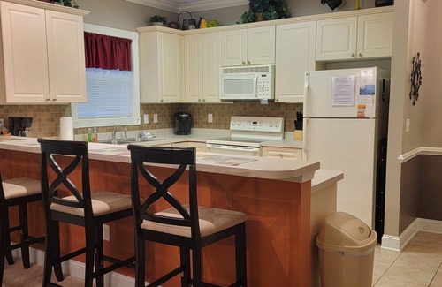 Central Myrtle Beach Condo | Snowbirds Welcomed II - Magnolia Pointe 3BR/2BA Condo,Lakeview, WiFi