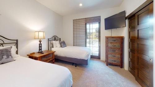 Mammoth Lakes House | Snowcreek Resort Vacation Rentals 1431 Boulder Creek Road