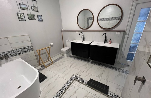 Renmark Apartment | Snug & Cosy Unit with Relaxing Bath