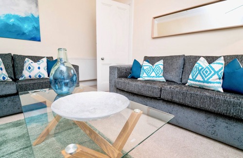 Helensburgh Apartment | Snug - Tùr Sealladh Apartment