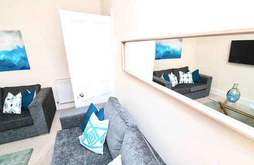 Helensburgh Apartment | Snug - Tùr Sealladh Apartment