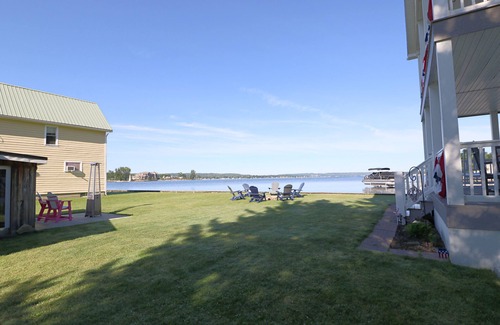 Jamestown Apartment | Soak in the expansive views and enjoy lakefront at Willow Avenue! *Hot Tub*