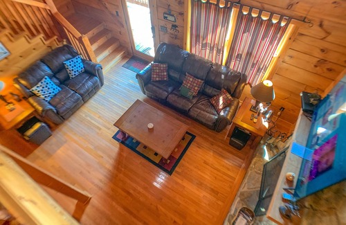 Buck Mountain Cabin | Soak Under the Stars: Hot Tub + Fall Foliage Views @ A Heavenly View