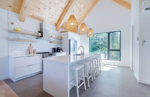 Beaupre Ski Chalet | SOFA VILLAS | 106 | Cozy Chalet at the Ste-Anne Mountain