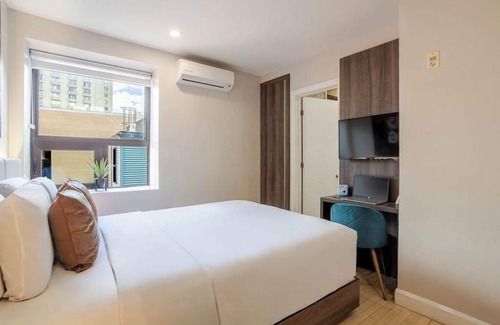 Gay Village Hotel | Soft Queen – Berri-UQAM Nest