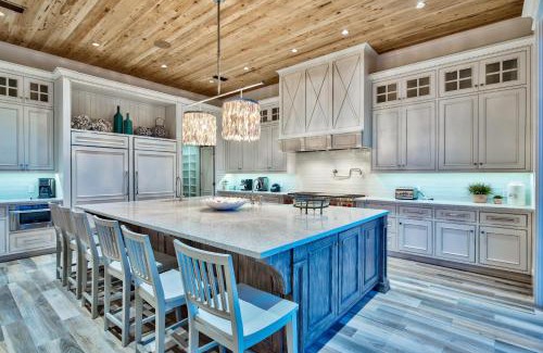 Frangista Beach House | Soggy Dollar