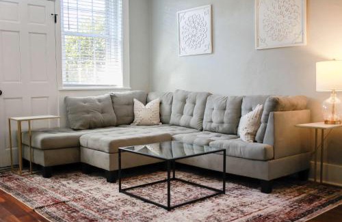 Ghent Apartment | Sojourn at Colley Manor