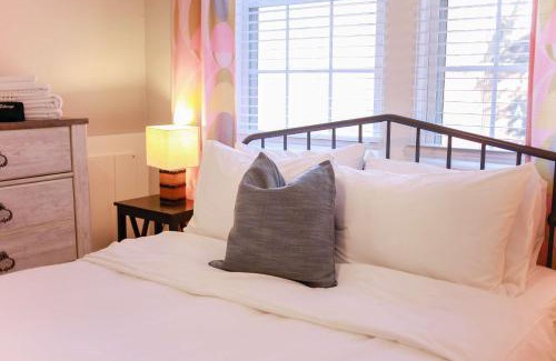 Ghent Apartment | Sojourn at Colley Manor