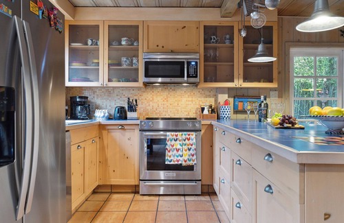 Glen Ellen House | 'Sol Y Luna' Charming Wine Country Getaway W/Hot Tub & Pool