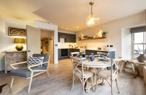 Totnes House | Solace