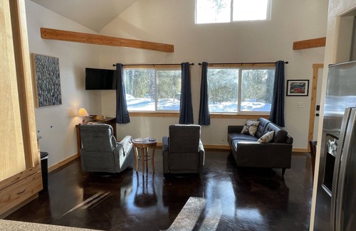 Soldotna Cottage | Soldotna Kenai Moose Lane Cottages # 3 Central to Kenai and Soldotna.