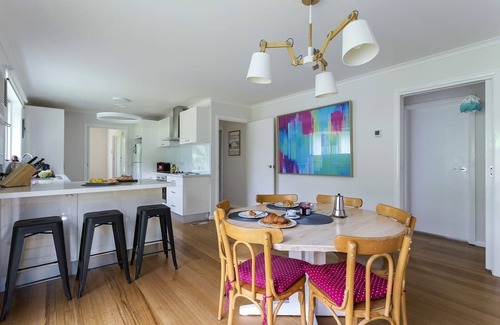 Dromana House | Soleil Sur La Mer Spacious Beachside Family Haven