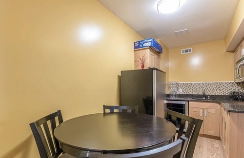 Tyrone House | Solitude And open space ! I’m home theatre