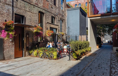 Pioneer Square Apartment | Sonder RailSpur | Lofted Queen Room+ w/Balcony
