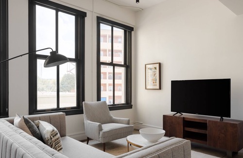 Downtown San Antonio Apartment | Sonder The Atlee