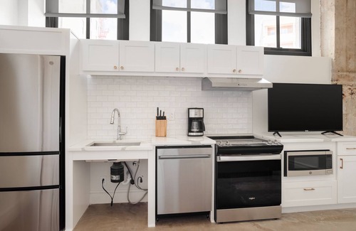 Downtown San Antonio Apartment | Sonder The Atlee