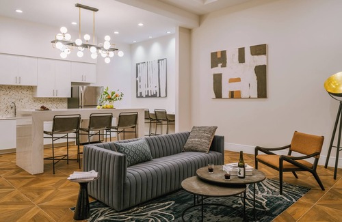 Midtown Village Apartment | Sonder The Witherspoon | Superior King Studio Apartment
