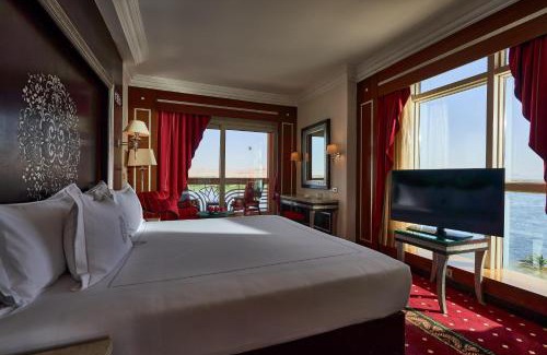 Luxor Hotel | Sonesta St. George Hotel - Convention Center