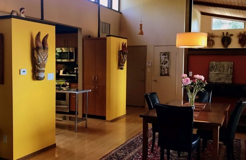 Santa Rosa House | SONOMA COUNTY HILLTOP OASIS