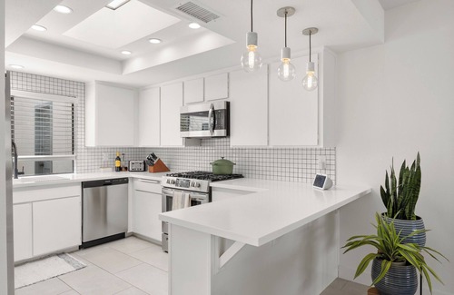 Sunrise Villas Condo | Sonora Oasis - Renovated Luxe Ground Level Condo at Sunrise Villas