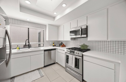 Sunrise Villas Condo | Sonora Oasis - Renovated Luxe Ground Level Condo at Sunrise Villas