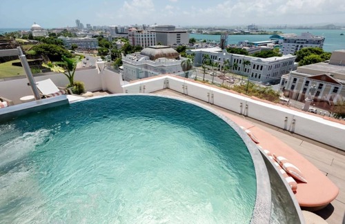 San Francisco House | Sophisticated Room w/Balcony and Rooftop Dining Experience - Near Casino