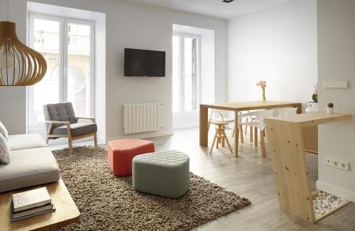 Old Town Apartment | Soraluxe by FeelFree Rentals