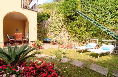 Schiazzano House | Sorrento Villa with garden see view